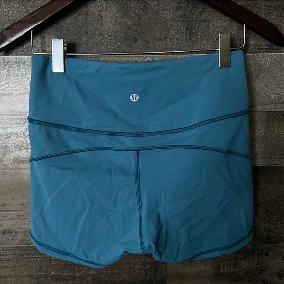 SOLD Lululemon In Movement Shorts 8 - Picture 4 of 4